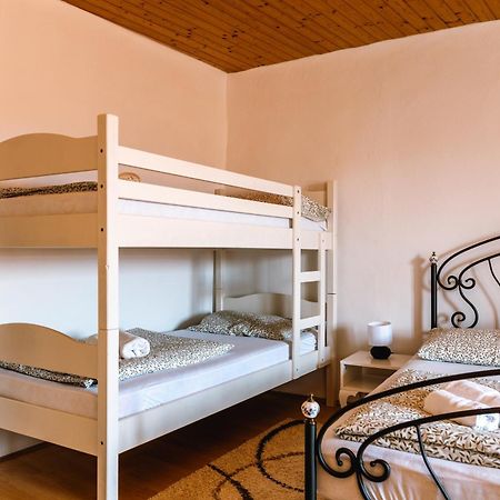 Apartment Valetovi Štanjel Buitenkant foto
