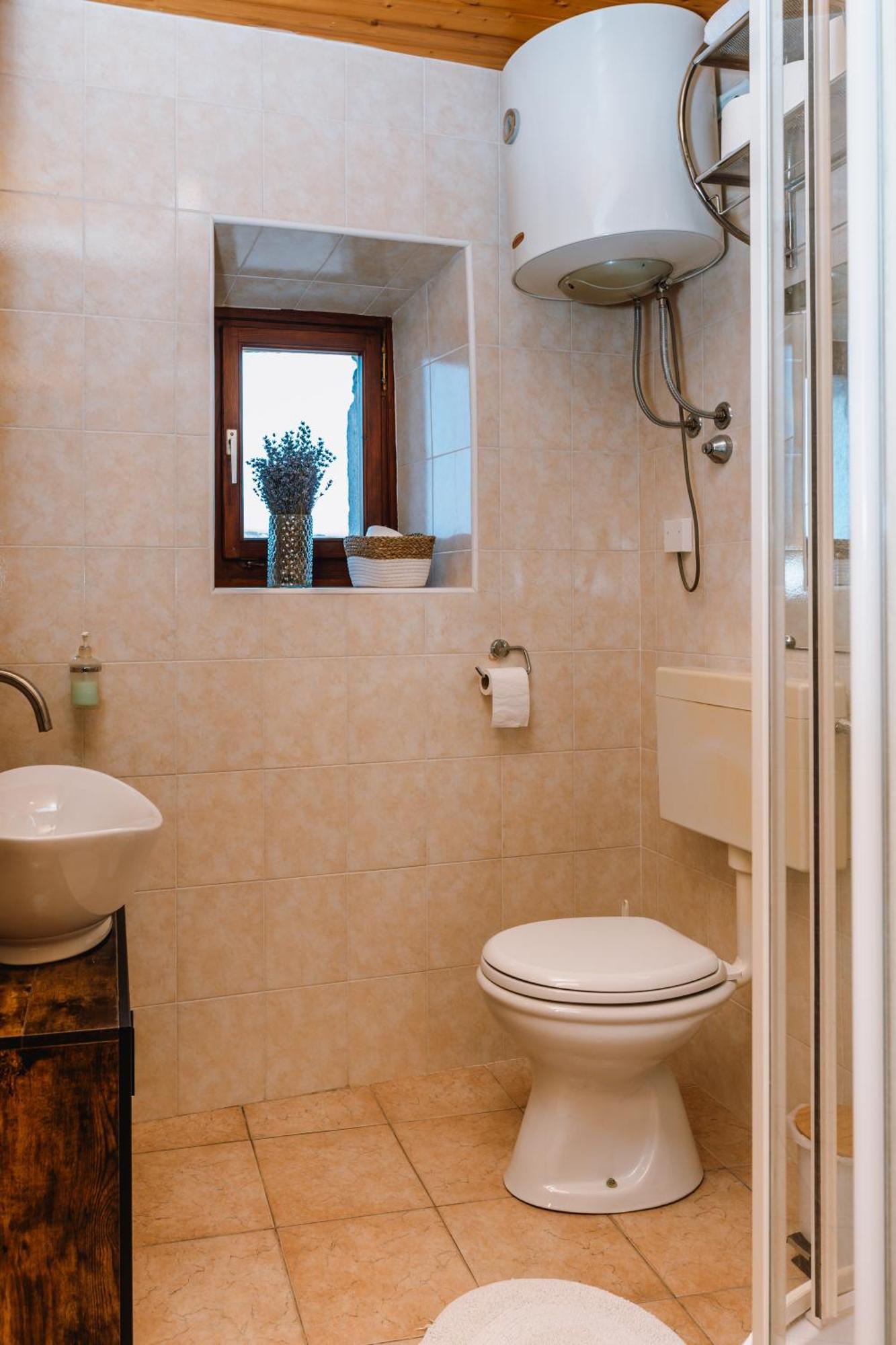 Apartment Valetovi Štanjel Buitenkant foto